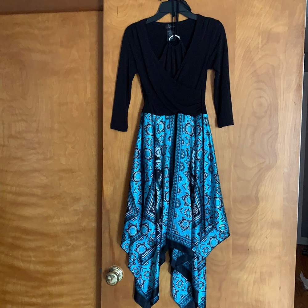 Speechless girls size 10 dress. Black and teal in color.
